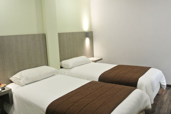 Room 8 of 74