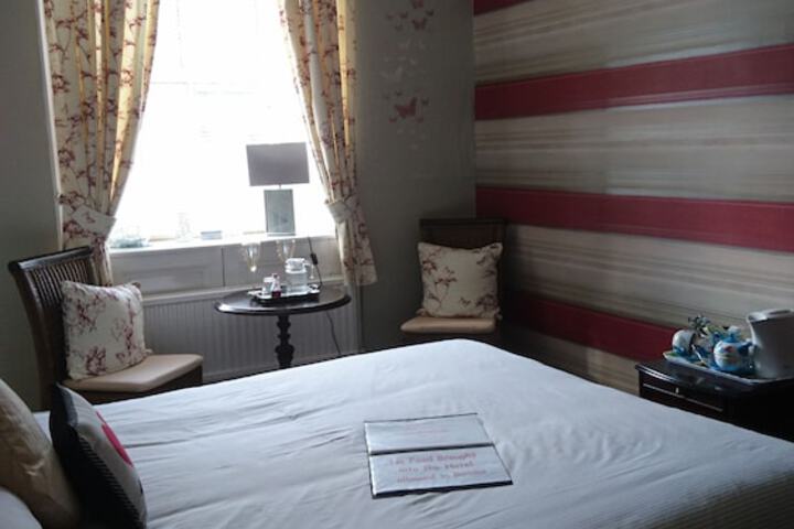Room 10 of 52