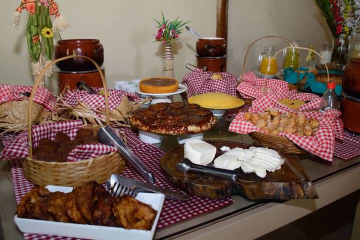 Dining 42 of 63