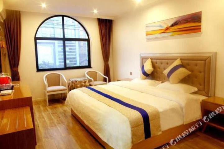 Meishan Fu Traders Hotel four