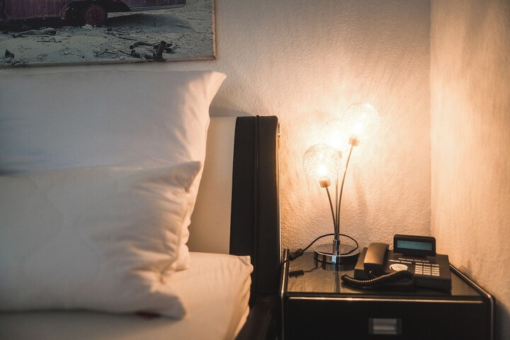 Room 10 of 90