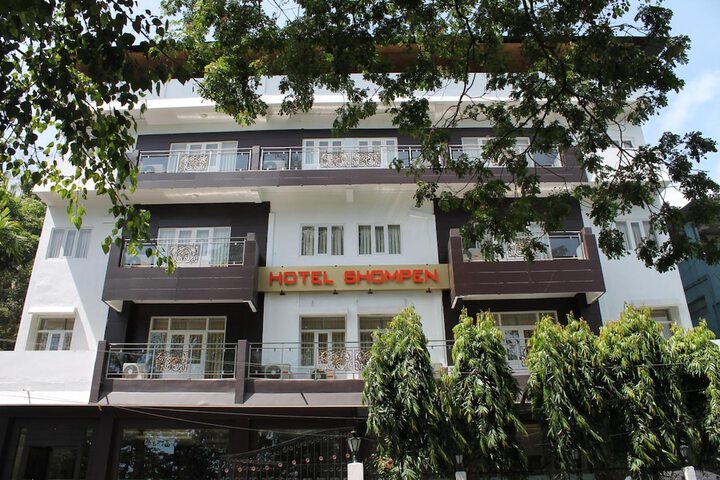 Hotel Entry