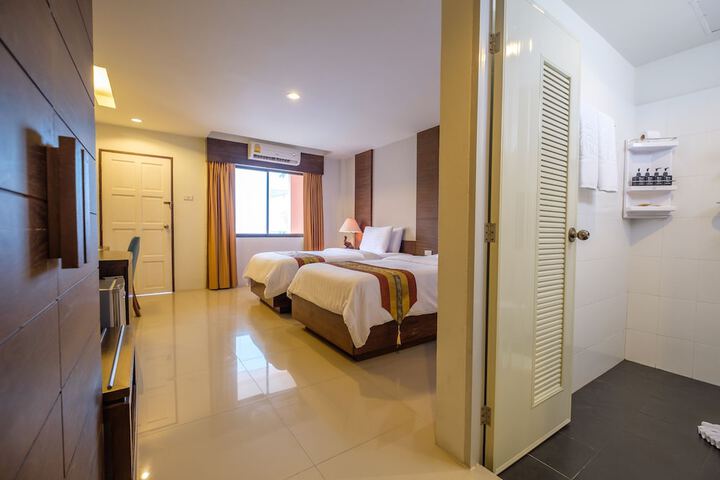 Room 17 of 108