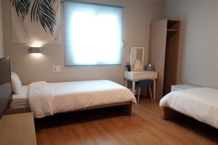 Room 5 of 68