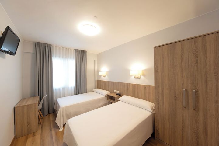Room 6 of 38