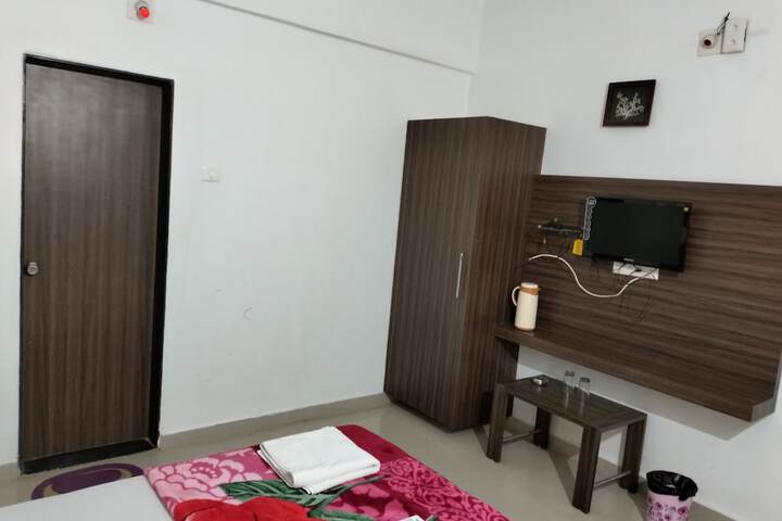 Room 3 of 17
