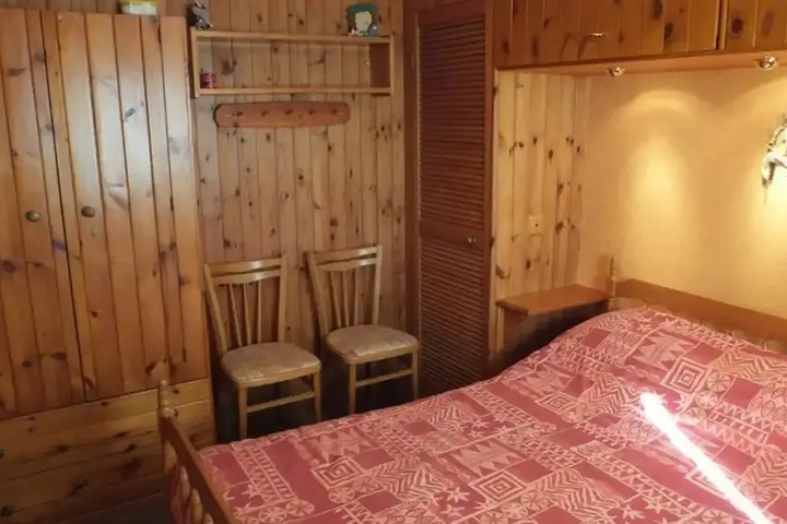 Room 2 of 14