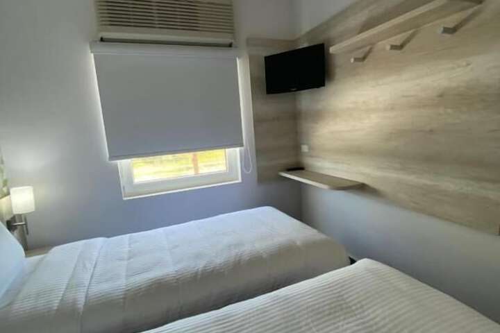 Room 9 of 22
