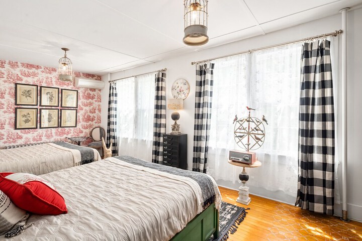 Room 20 of 130