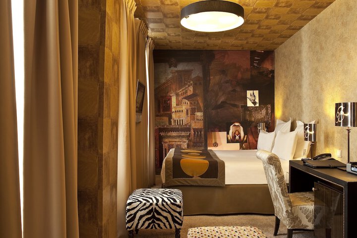 Room 7 of 49
