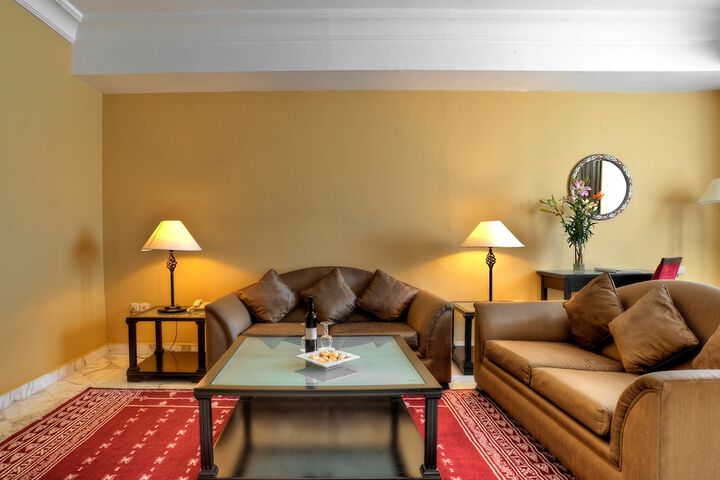 Room 28 of 85