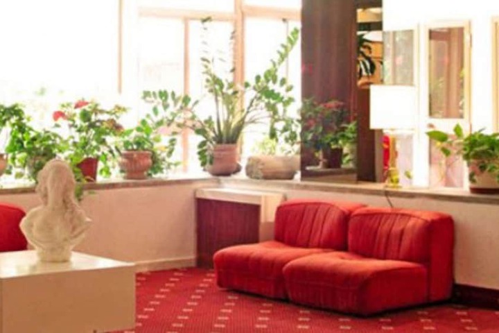 Guest Lobby