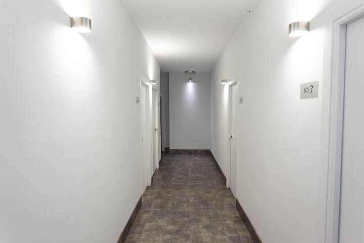 Ballroom/Hall 72 of 81