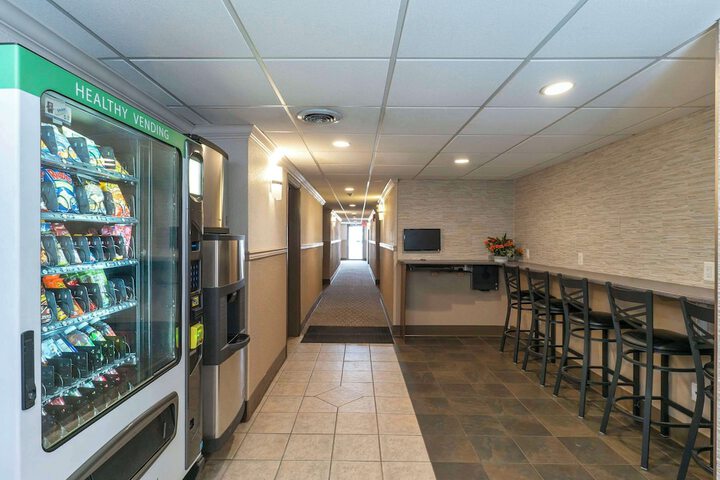 Business Center 49 of 53