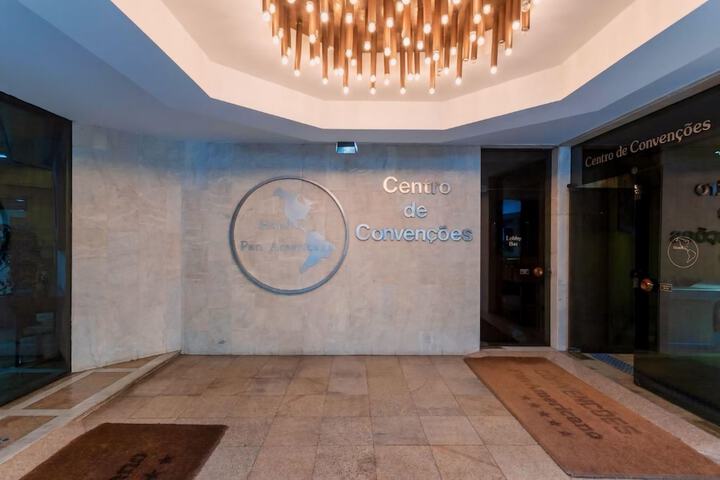 Business Center 76 of 78