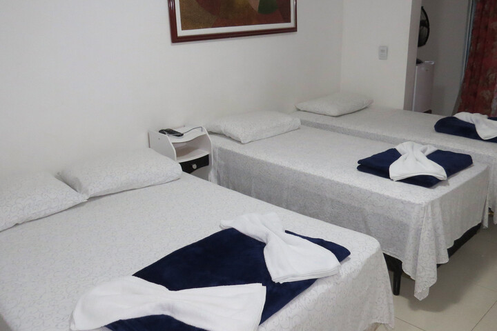 Room 6 of 28