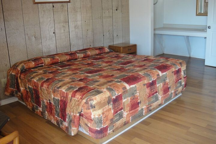 Room 4 of 27