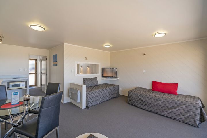 Room 6 of 49