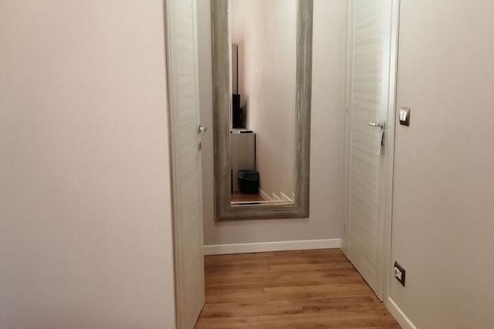 Room 9 of 68