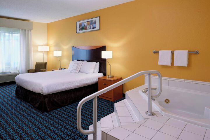 Room 9 of 20