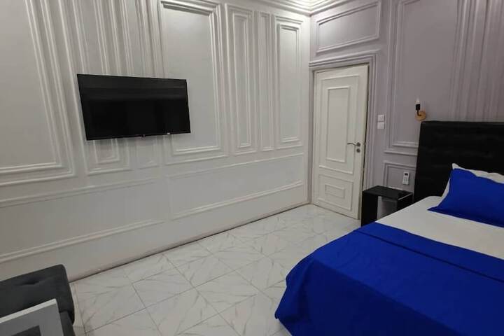 Room 12 of 71