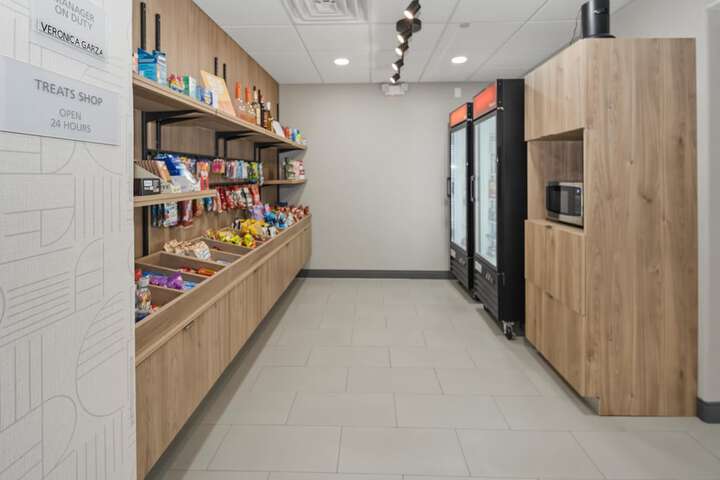 Snack bar