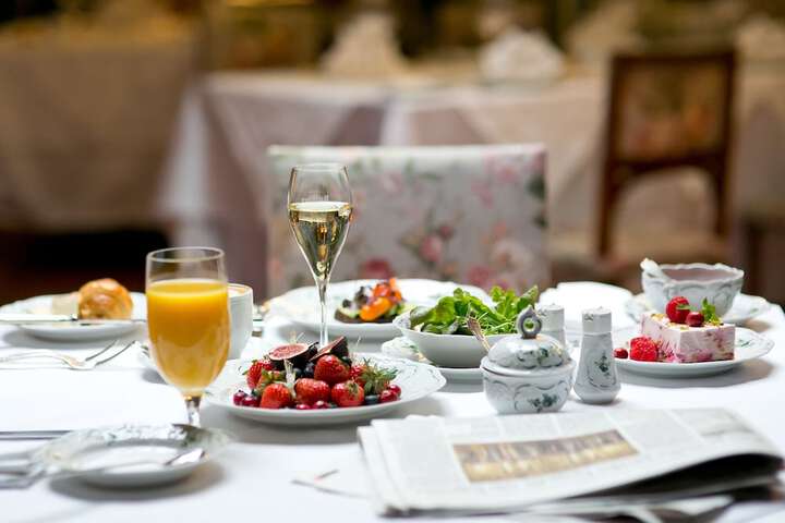 Breakfast area