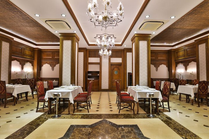 Dining 84 of 108