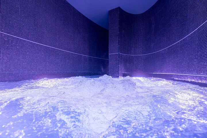 Pool 110 of 215
