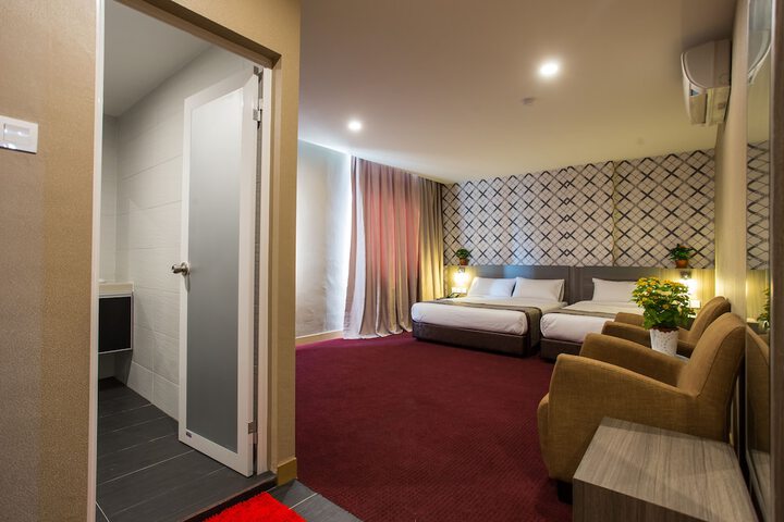 Room 8 of 36