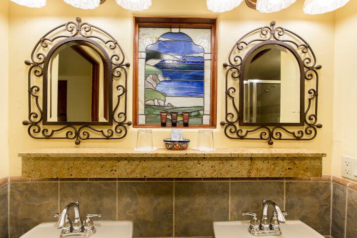 Bathroom sink