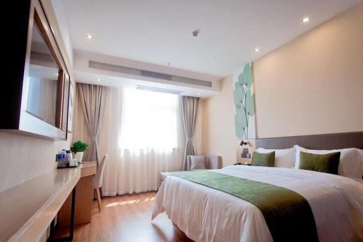 Room 30 of 43