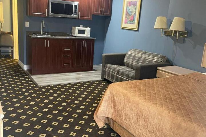 Family Suite King Bed