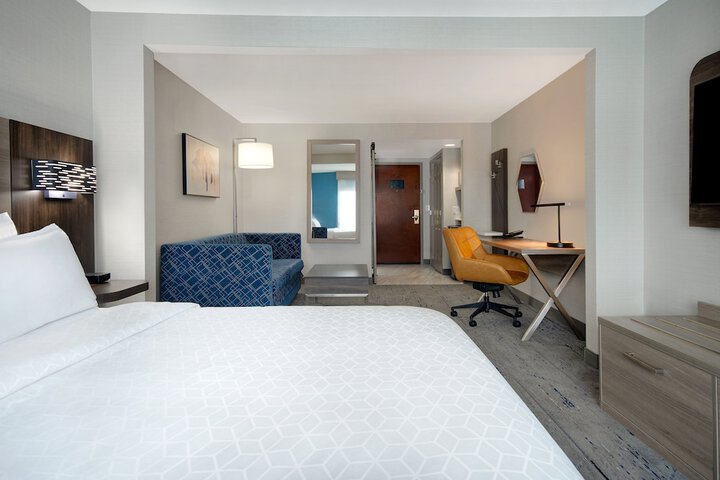Room 13 of 53