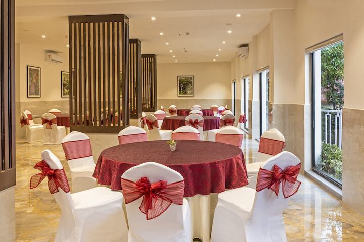 Ballroom/Hall 44 of 61