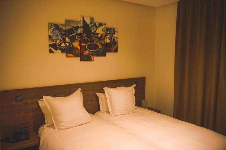 Room 6 of 28