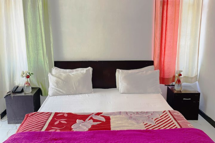 Room 3 of 16