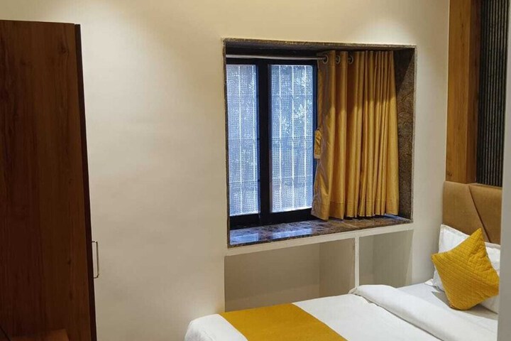 Room 3 of 29