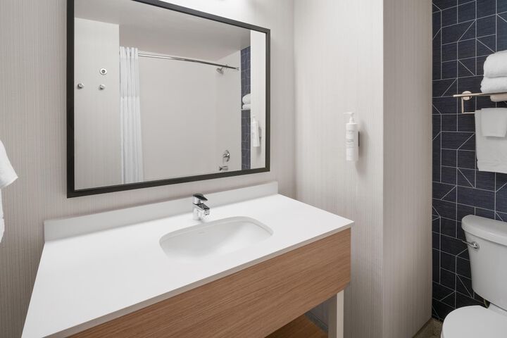Room 43 of 63
