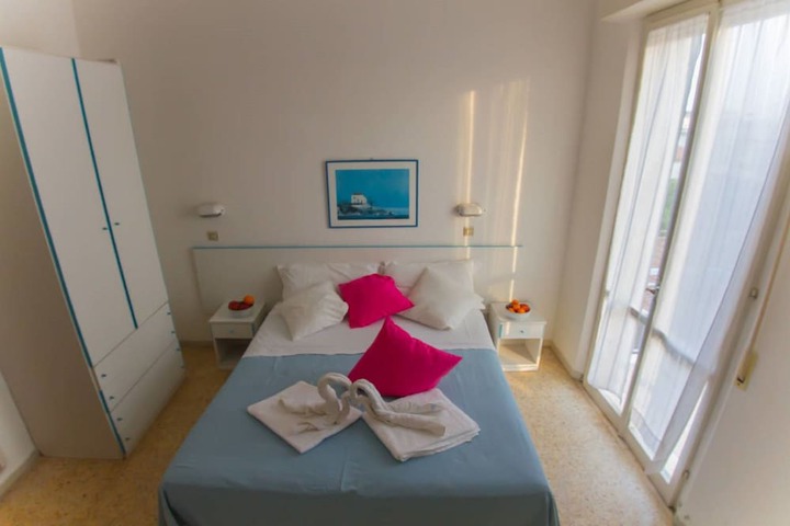 Room 3 of 17