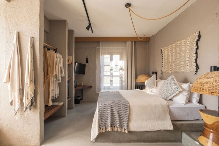 Room 34 of 53