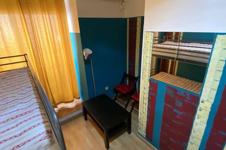 Room 14 of 42