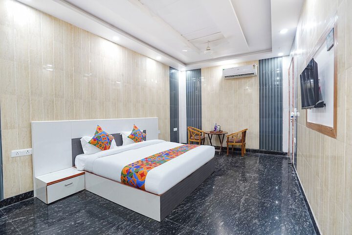 Room 18 of 29
