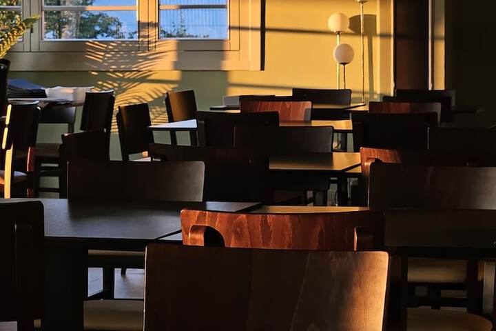 Dining 20 of 27