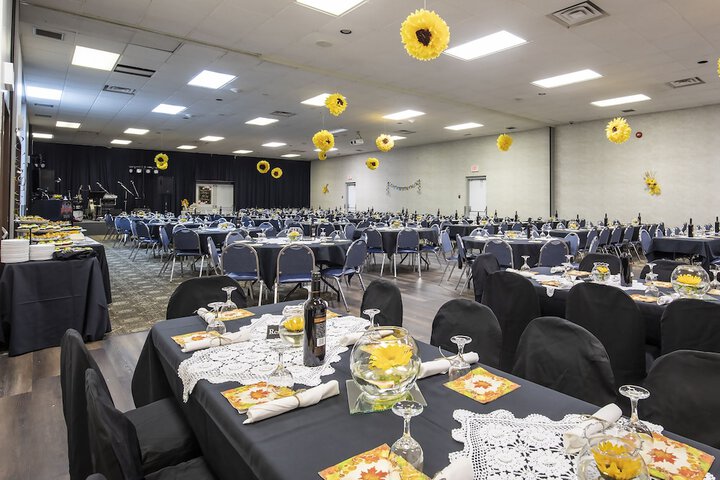 Ballroom/Hall 42 of 43