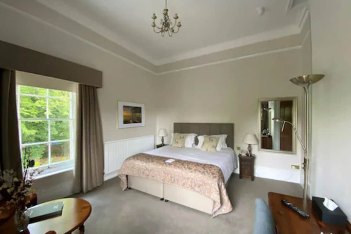 Room 5 of 36