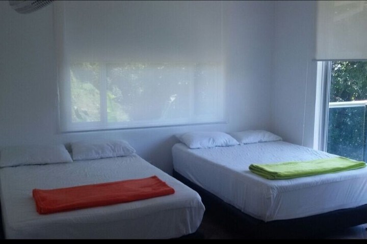 Room 4 of 10