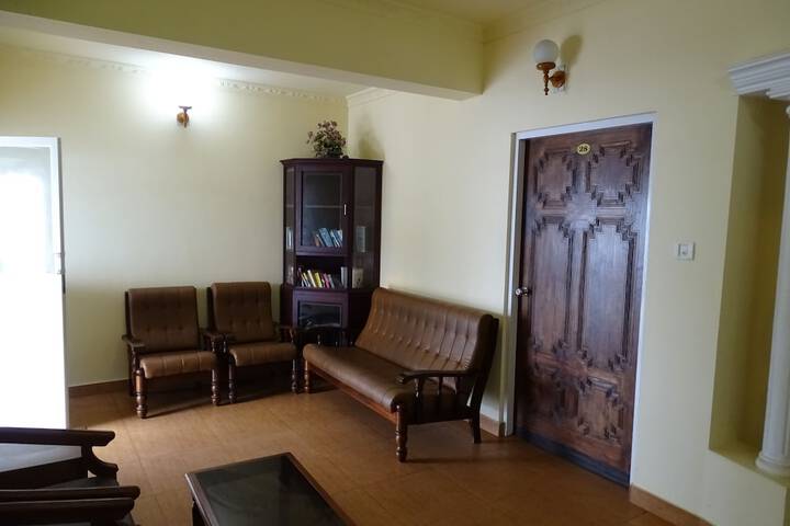 Entrance & Lobby