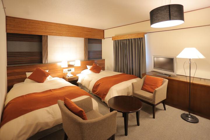 Room 17 of 48