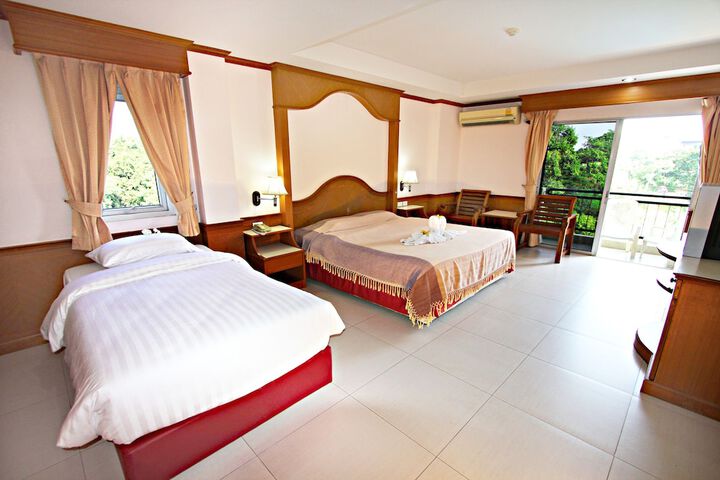 Room 27 of 51